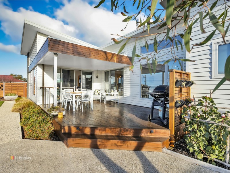 21 Bluewater Crescent, Wynyard TAS 7325