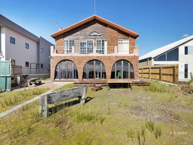 11 East Boulevard, Sisters Beach TAS 7321