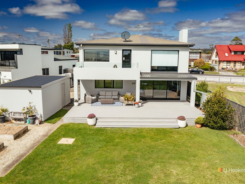 34 Old Bass Highway, Wynyard TAS 7325