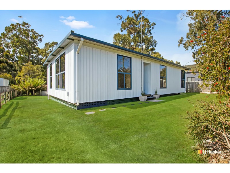 25 Banksia Avenue, Sisters Beach TAS 7321