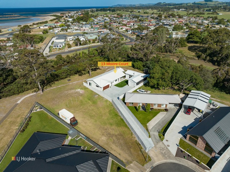 13 Moore Court, Wynyard TAS 7325