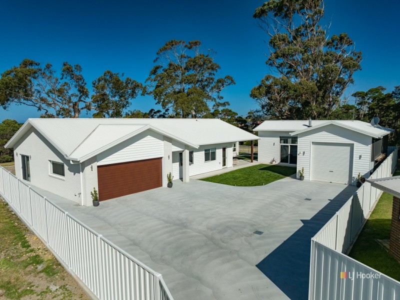 13 Moore Court, Wynyard TAS 7325
