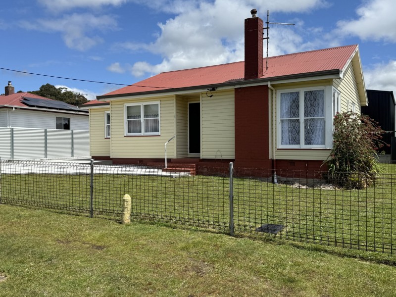 7 Lewis Street, Somerset TAS 7322