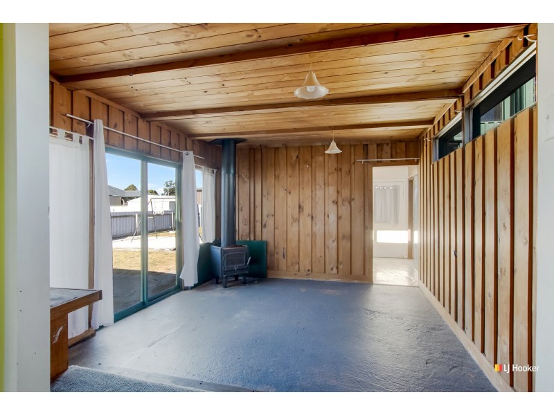64 Saunders Street, Wynyard TAS 7325