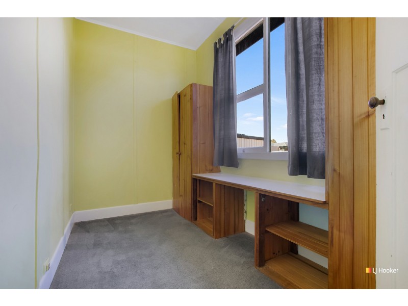 64 Saunders Street, Wynyard TAS 7325