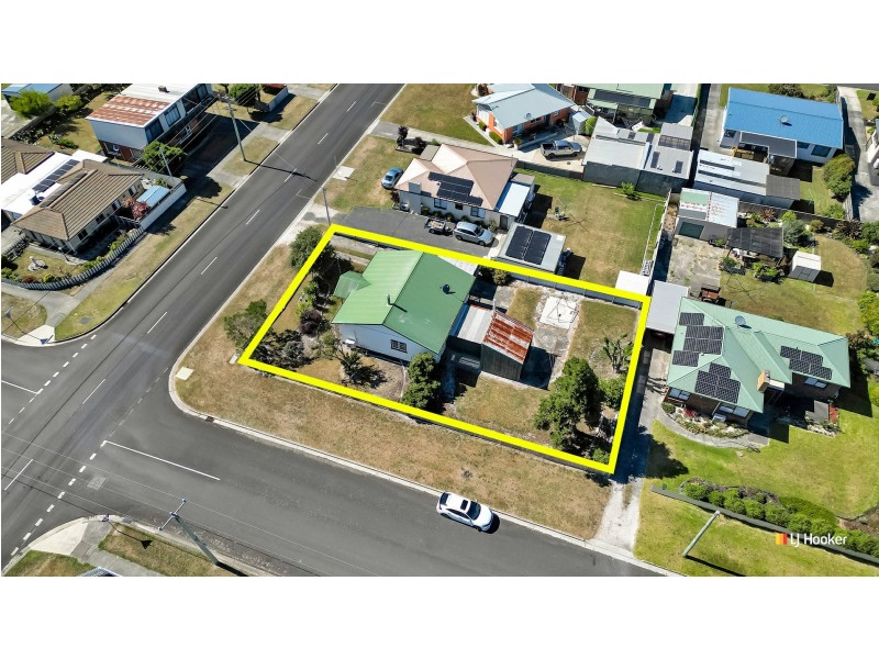 64 Saunders Street, Wynyard TAS 7325
