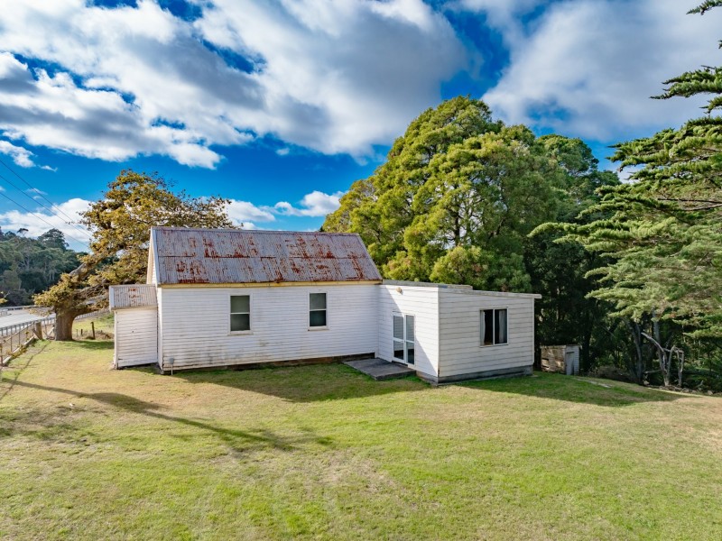17795 Bass Highway, Sisters Creek TAS 7325
