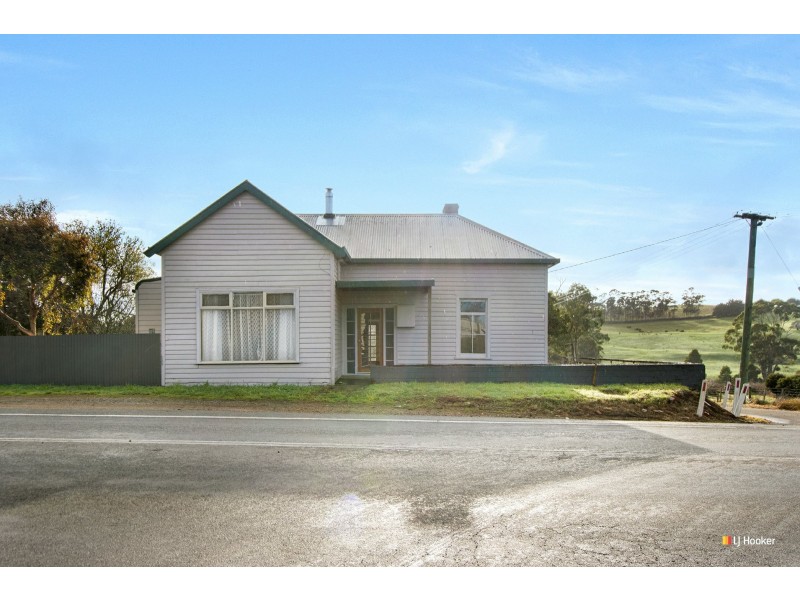16820 Bass Highway, Flowerdale TAS 7325