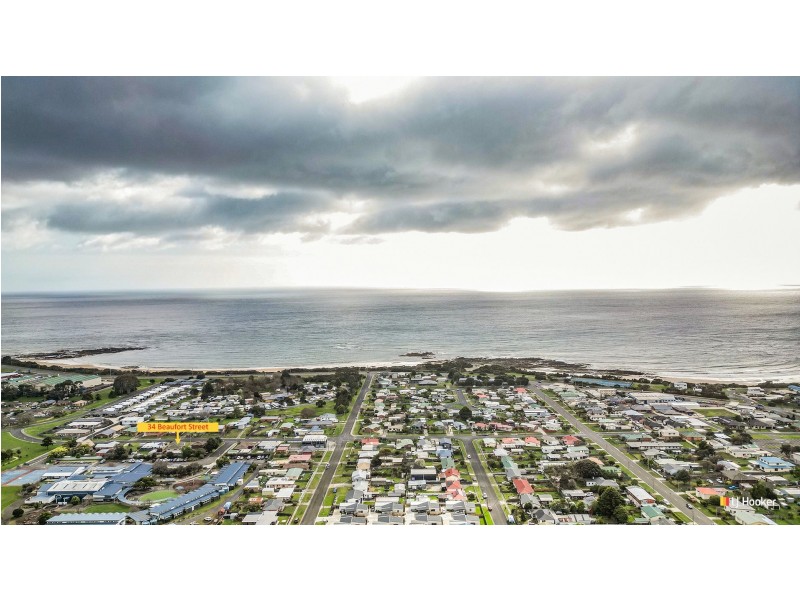 34 Beaufort Street, Somerset TAS 7322