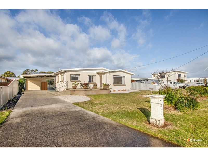 121 Old Bass Highway, Wynyard TAS 7325