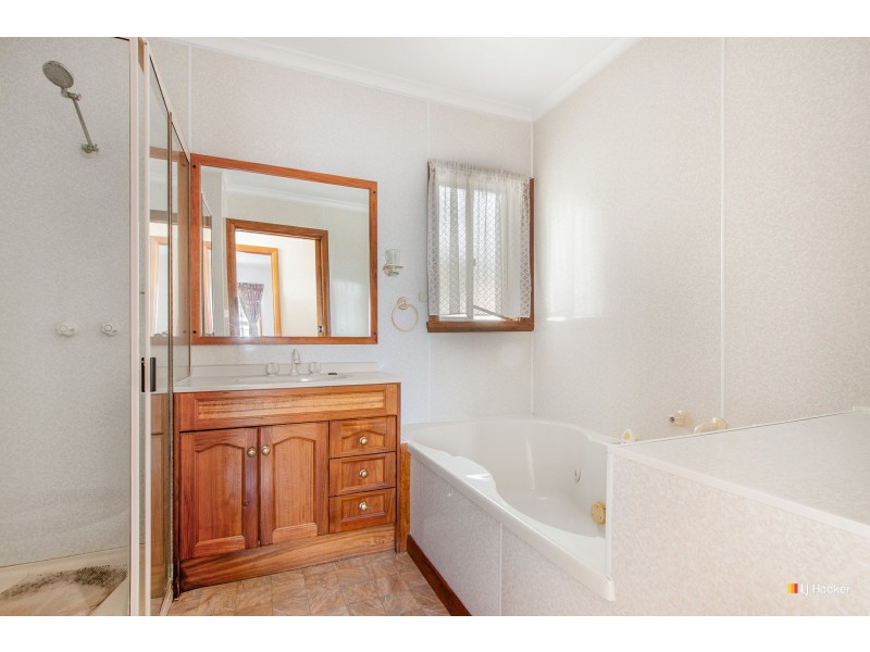 121 Old Bass Highway, Wynyard TAS 7325