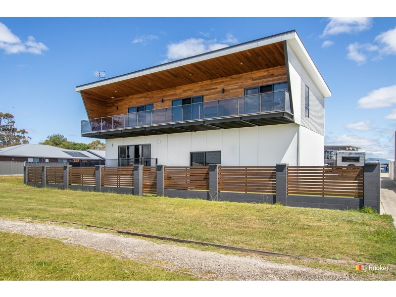 8 Moore Court, Wynyard TAS 7325
