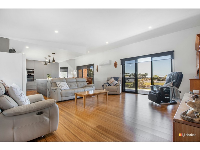 8 Moore Court, Wynyard TAS 7325