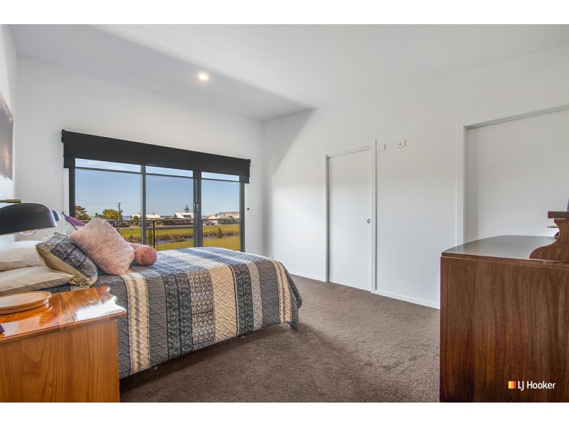 8 Moore Court, Wynyard TAS 7325