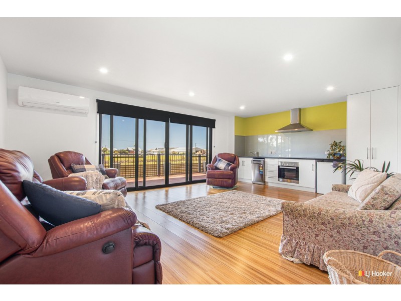 8 Moore Court, Wynyard TAS 7325