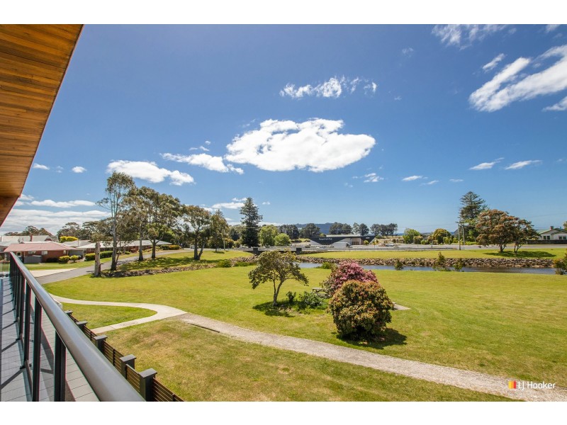 8 Moore Court, Wynyard TAS 7325