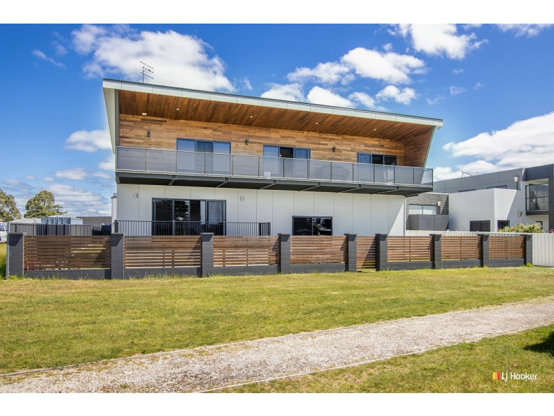 8 Moore Court, Wynyard TAS 7325