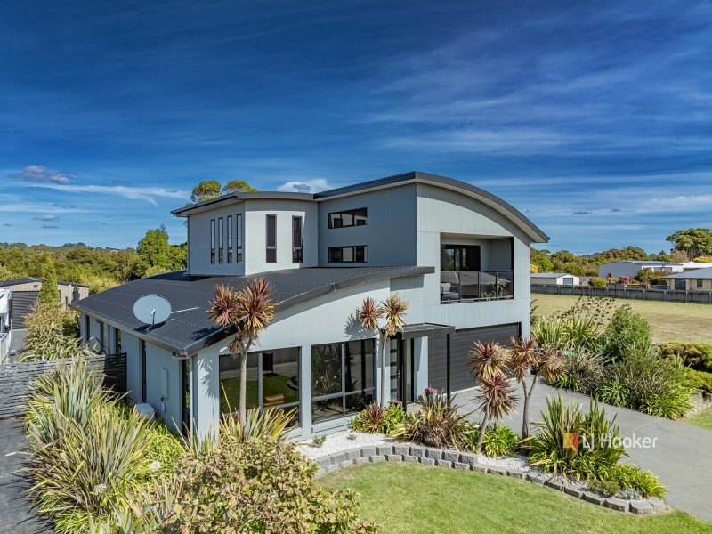 17 Sandy Crescent, Wynyard TAS 7325