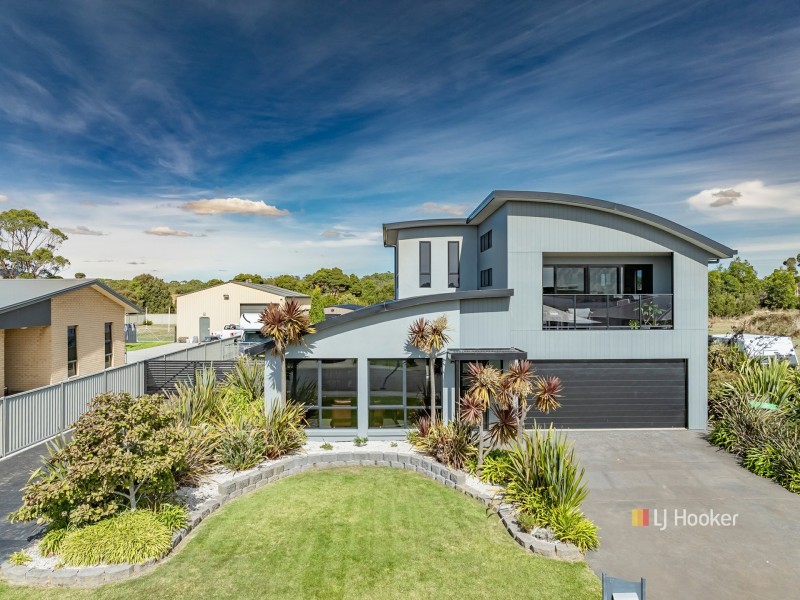 17 Sandy Crescent, Wynyard TAS 7325