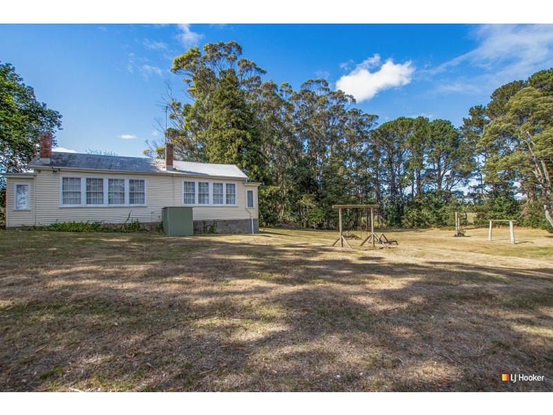 17989 Bass Highway, Sisters Creek TAS 7325