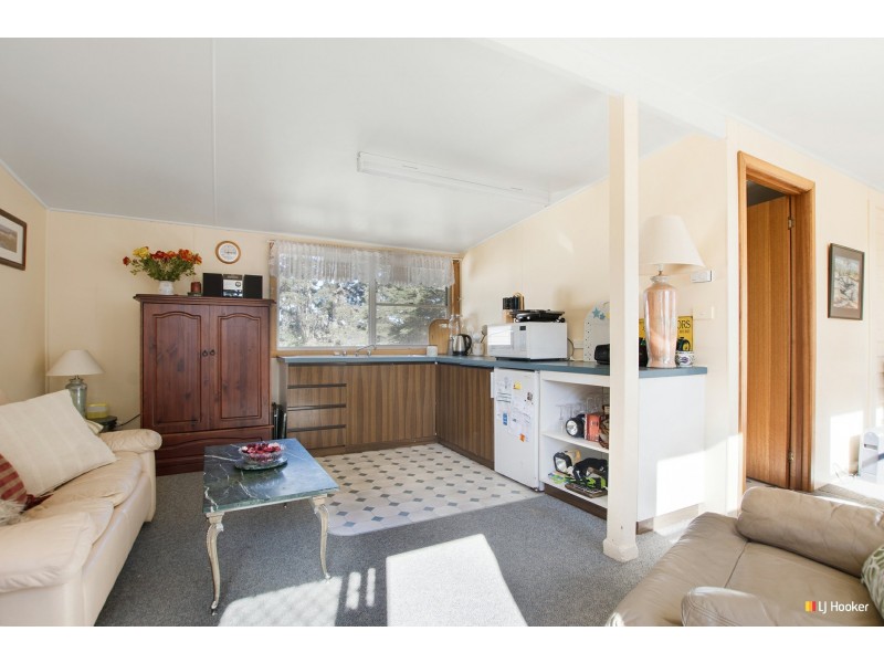 17989 Bass Highway, Sisters Creek TAS 7325