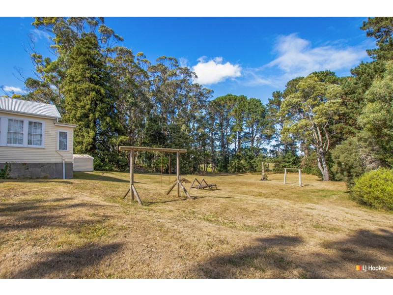 17989 Bass Highway, Sisters Creek TAS 7325