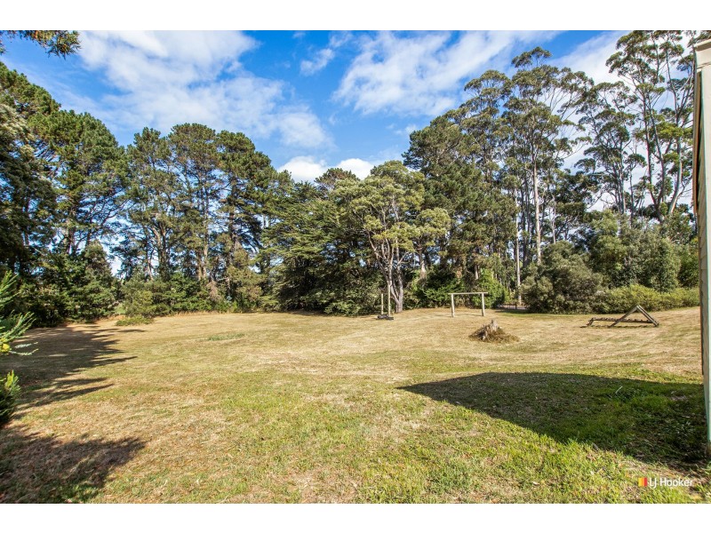 17989 Bass Highway, Sisters Creek TAS 7325
