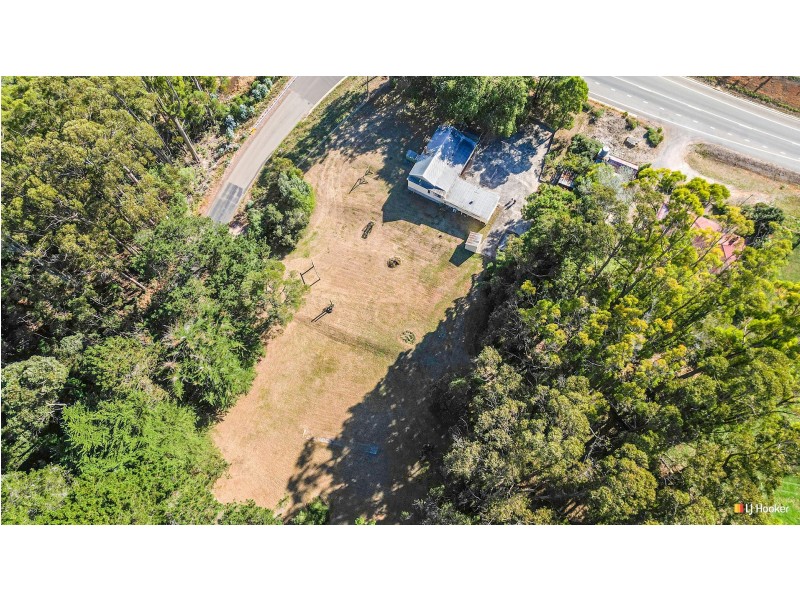 17989 Bass Highway, Sisters Creek TAS 7325