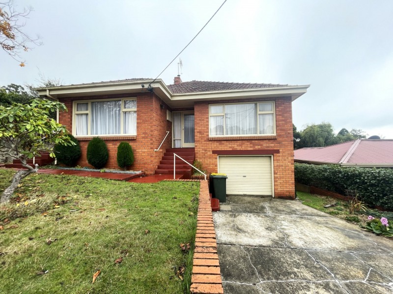 8 Aileen Crescent, Hillcrest TAS 7320