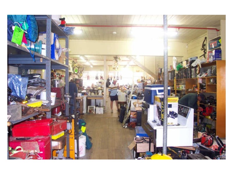 28 Goldie Street “Save A Buck”, Wynyard TAS 7325