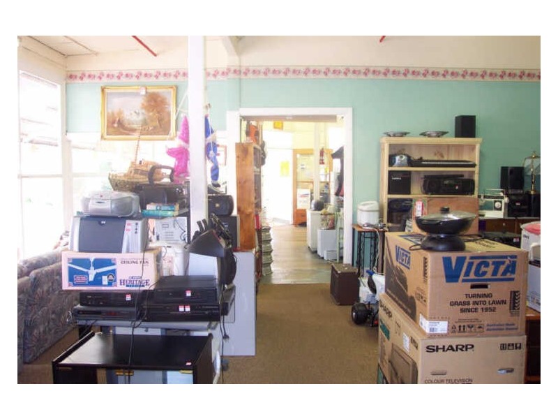 28 Goldie Street “Save A Buck”, Wynyard TAS 7325