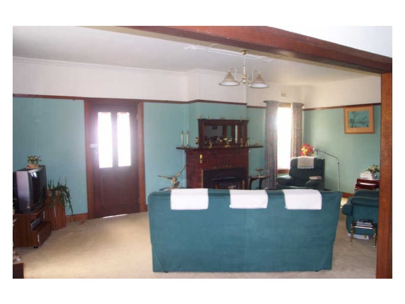 28 Goldie Street “Save A Buck”, Wynyard TAS 7325