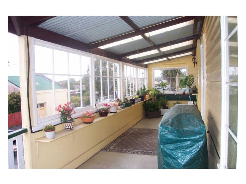 28 Goldie Street “Save A Buck”, Wynyard TAS 7325