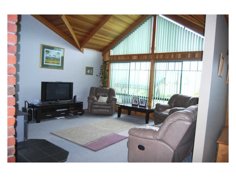 42 River Road, Wynyard TAS 7325
