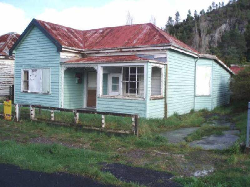 42 Esplanade, Queenstown TAS 7467
