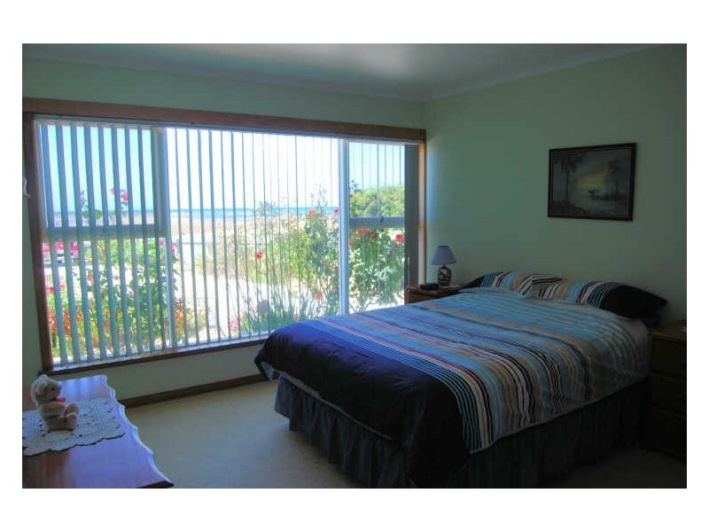 69 Old Bass Highway, Wynyard TAS 7325