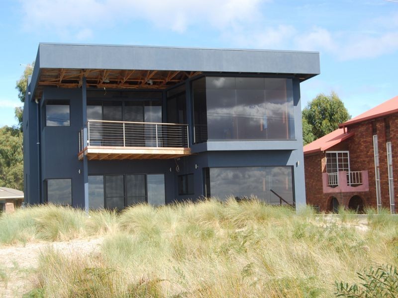 9 East Boulevard, Sisters Beach TAS 7321