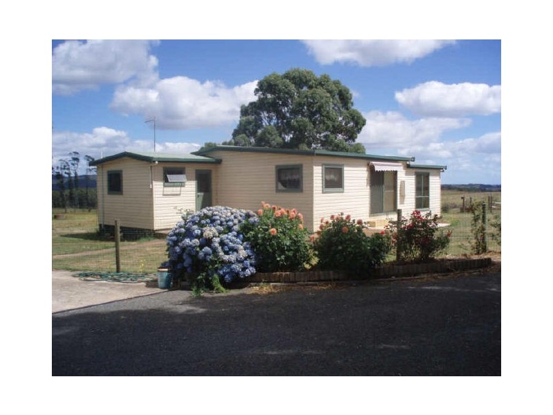 18569 Bass Highway, Rocky Cape TAS 7321