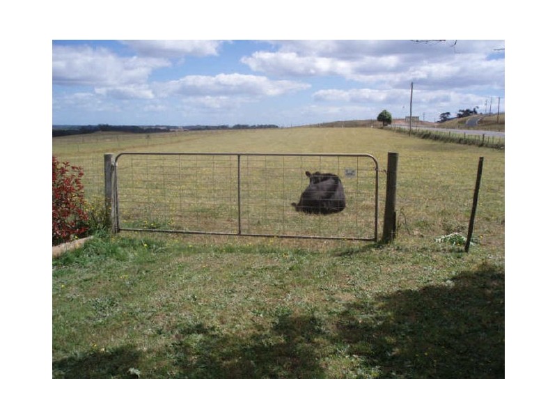 18569 Bass Highway, Rocky Cape TAS 7321