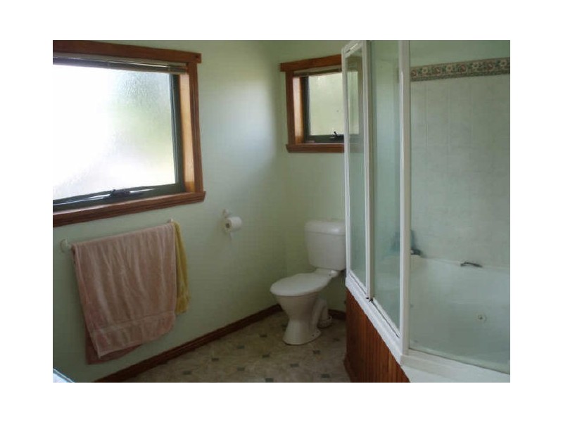 18569 Bass Highway, Rocky Cape TAS 7321