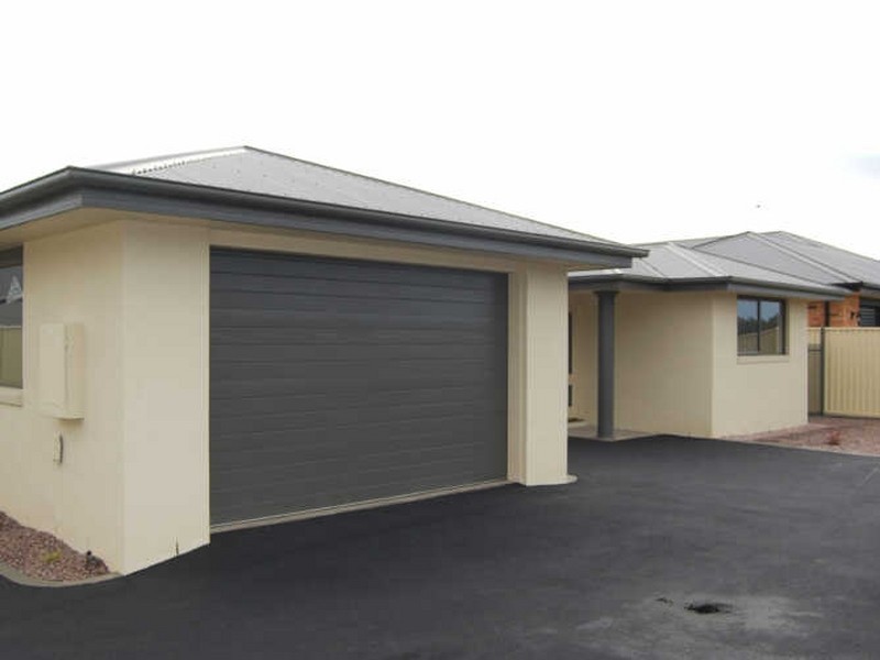 2/16 York Street, Wynyard TAS 7325