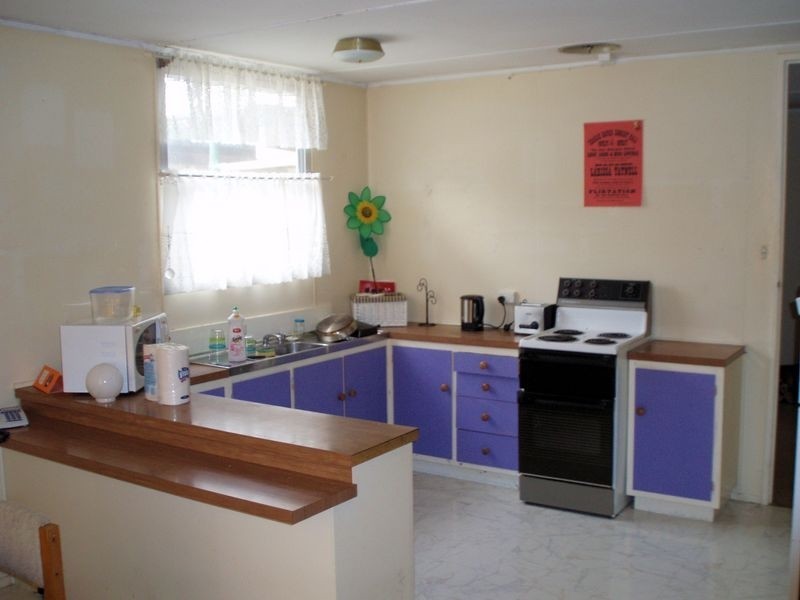 17 Kershaw Street, Tullah TAS 7321