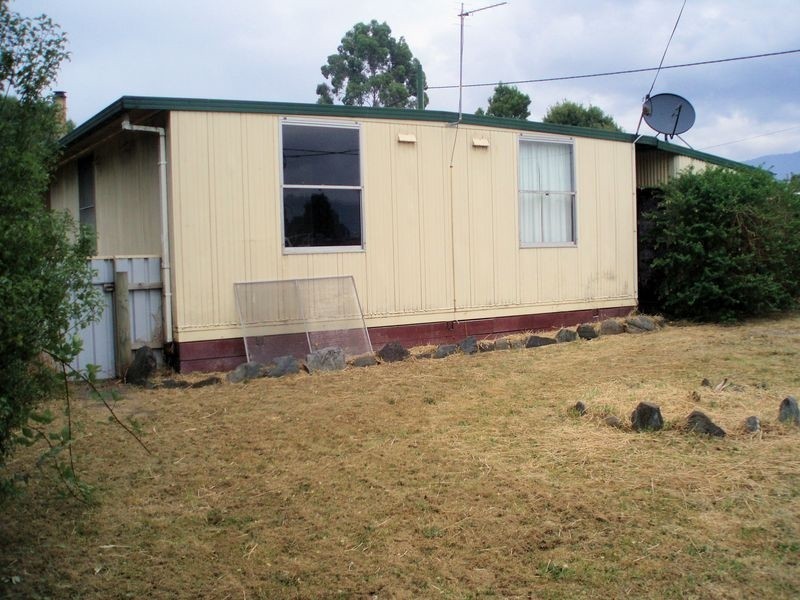 17 Kershaw Street, Tullah TAS 7321