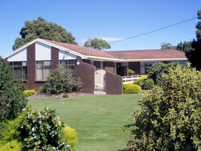 323 Preolenna Road, Flowerdale TAS 7325