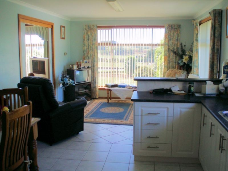 323 Preolenna Road, Flowerdale TAS 7325