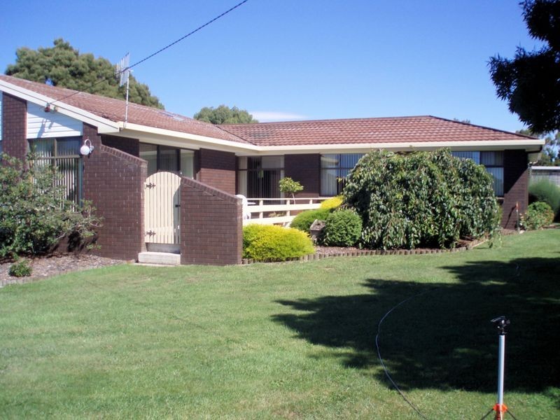 323 Preolenna Road, Flowerdale TAS 7325