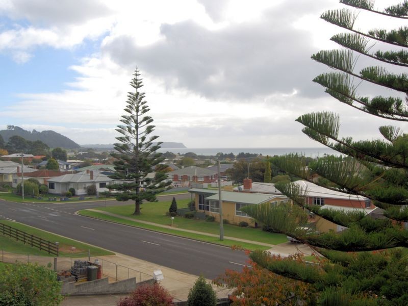 42 Pelissier Street, Somerset TAS 7322