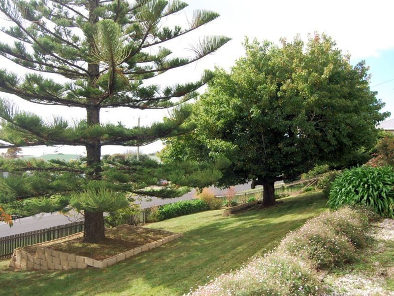 42 Pelissier Street, Somerset TAS 7322