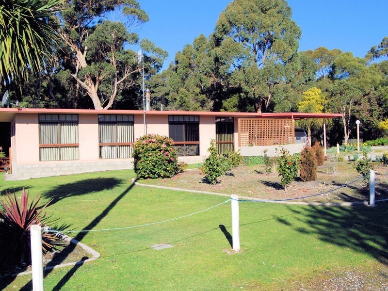 35 Banksia Avenue, Sisters Beach TAS 7321
