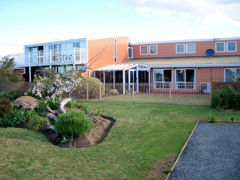 107 Old Bass Highway, Wynyard TAS 7325